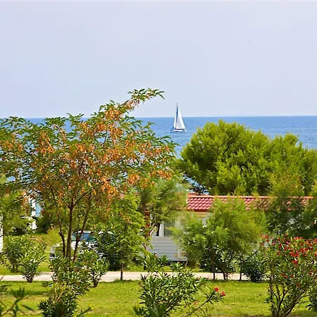 Holiday Camping Kaa Ela.4 *